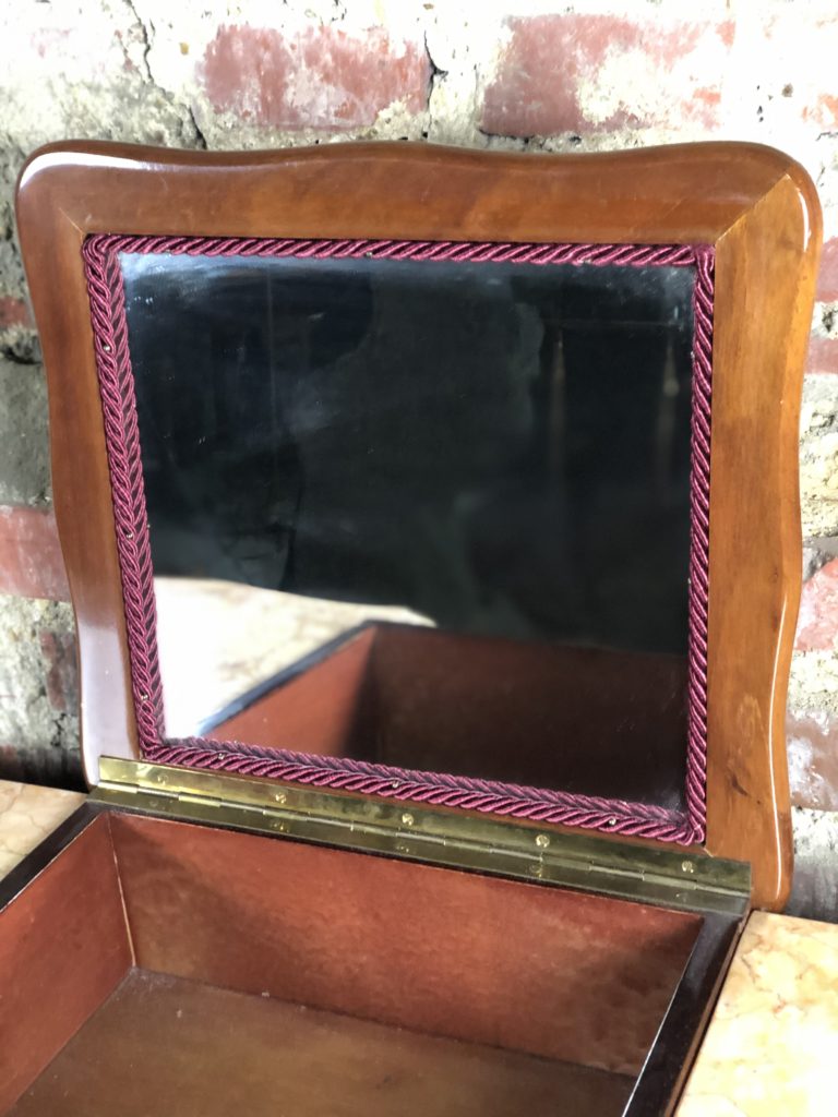 Brocante De La Ferme