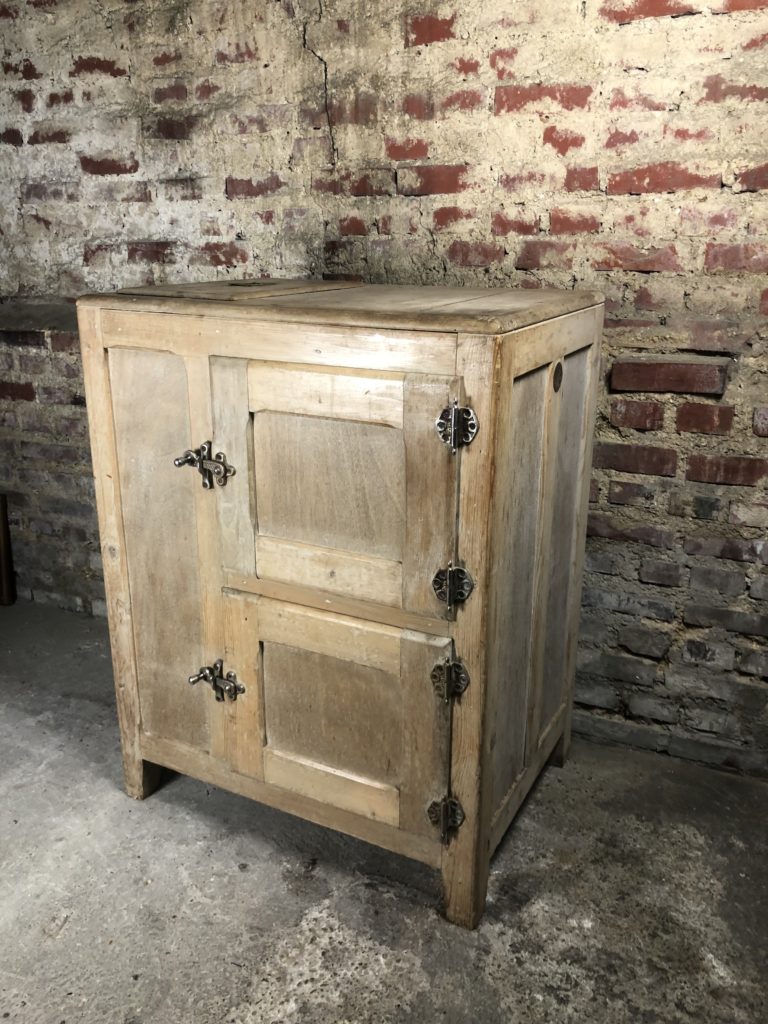 Brocante De La Ferme