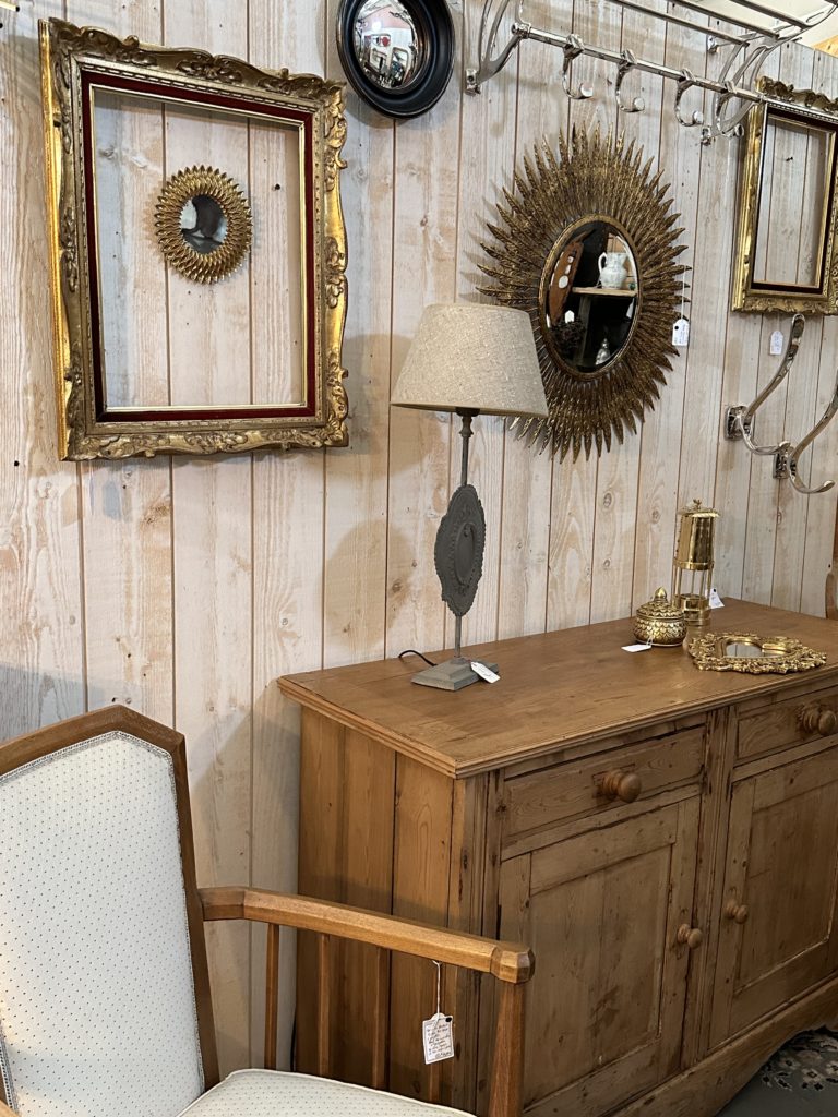 Brocante De La Ferme