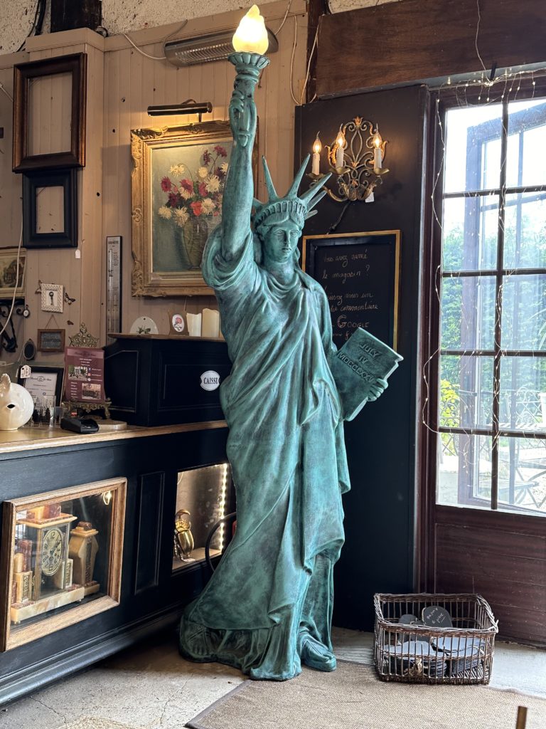 Brocante De La Ferme