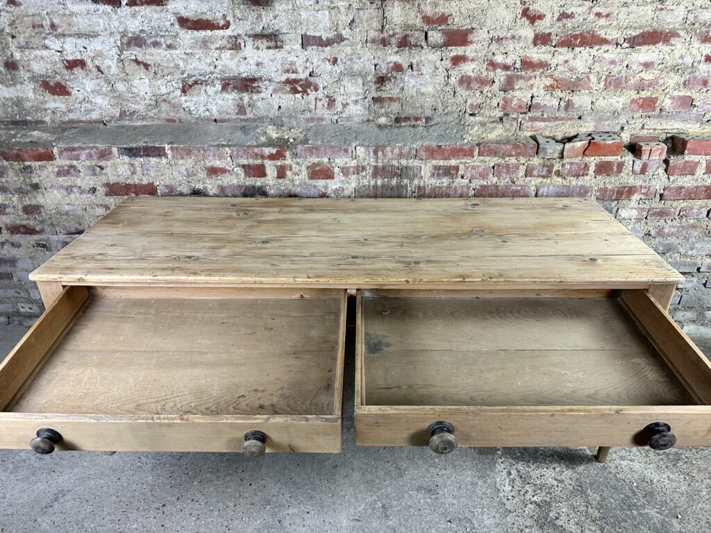 Brocante De La Ferme
