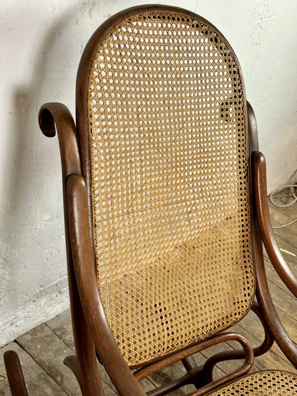 Rocking chair Thonet en bois courbé et cannage années 1900 – Image 11