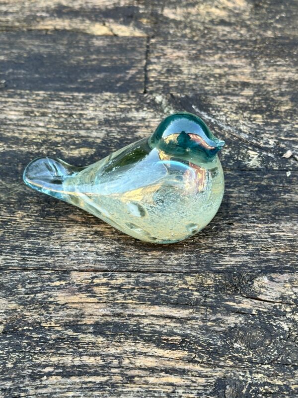 Presse papier oiseau de verre a reflets vert d'eau – Image 11