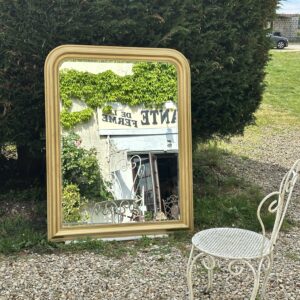 Miroir de style Louis Philippe en bois doré 135x105cm