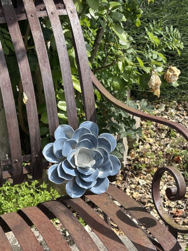 Fleur Ancolie bleue en céramique diamètre 20 cm – Image 12