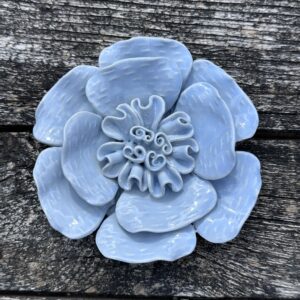 Fleur Anémone bleu en céramique diamètre 15 cm