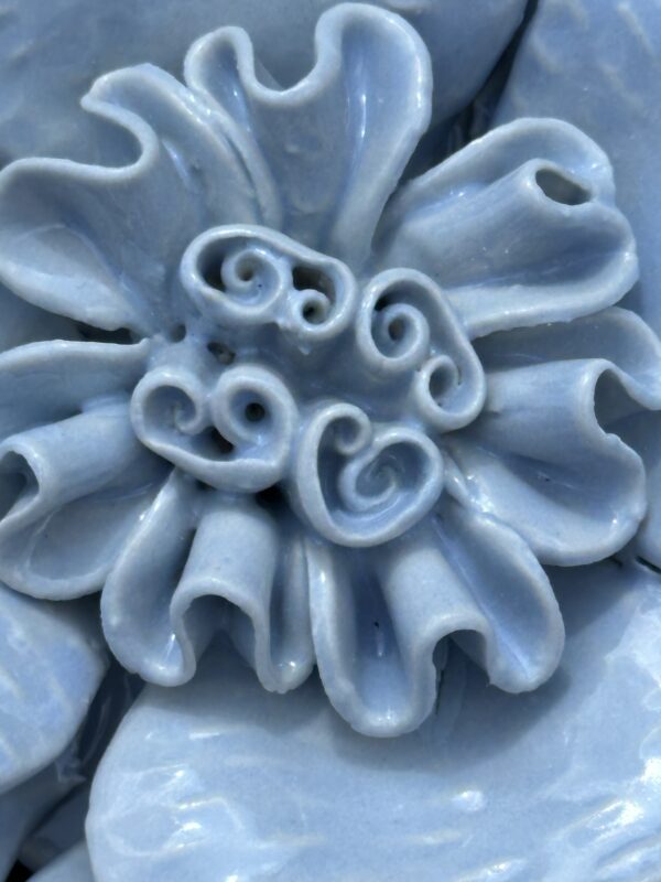 Fleur Anémone bleu en céramique diamètre 15 cm – Image 8