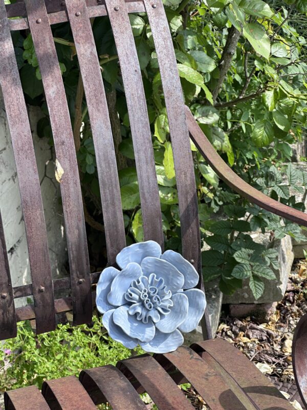 Fleur Anémone bleu en céramique diamètre 15 cm – Image 5