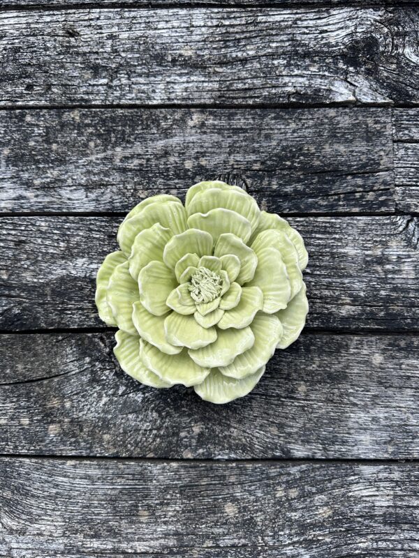 Fleur Alchémille vert anis en céramique diamètre 18 cm – Image 6