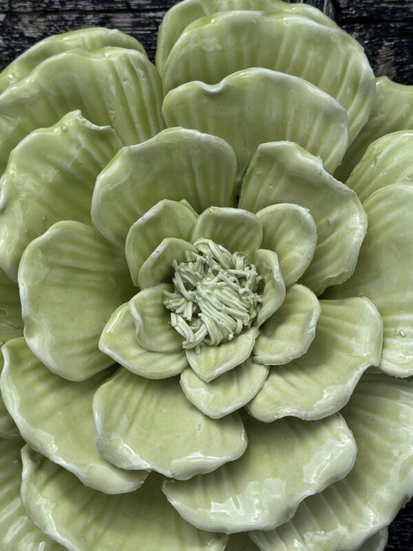 Fleur Alchémille vert anis en céramique diamètre 18 cm – Image 5