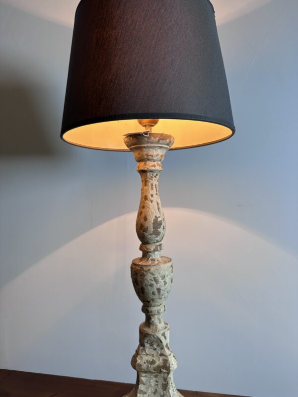 Lampe en bois patiné Shabby chic – Image 9