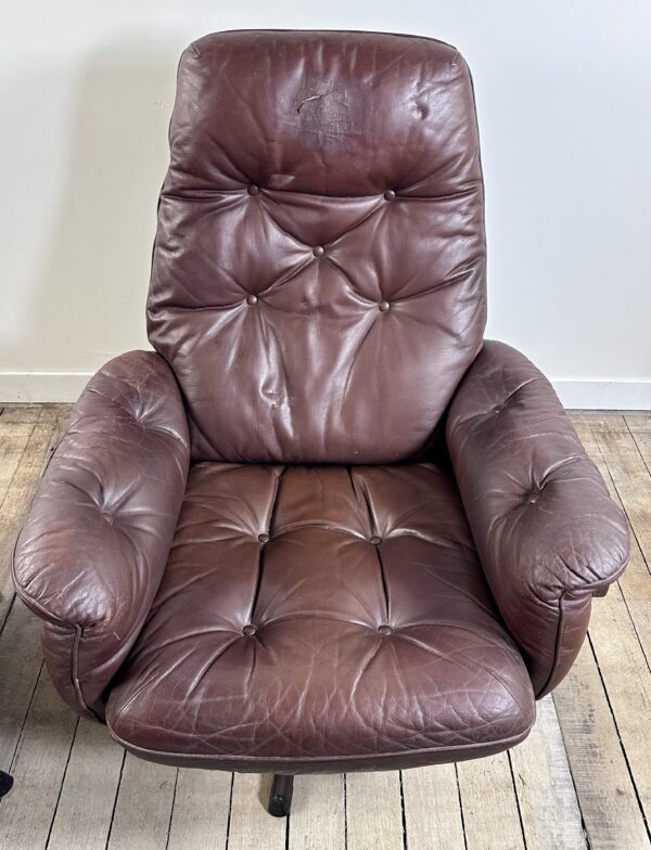 Fauteuil et son ottoman en cuir par GÖTE MÖBLER Suède 1960 – Image 4