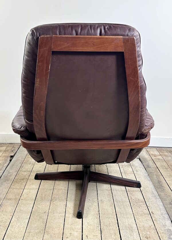 Fauteuil et son ottoman en cuir par GÖTE MÖBLER Suède 1960 – Image 10