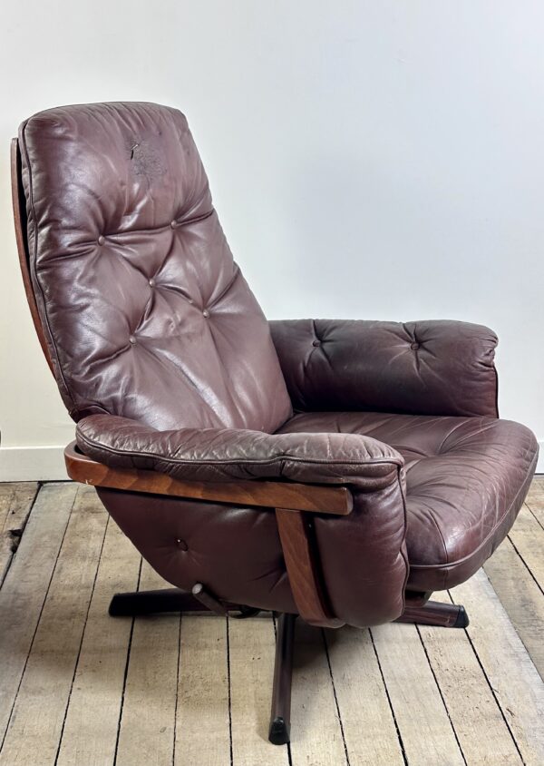 Fauteuil et son ottoman en cuir par GÖTE MÖBLER Suède 1960 – Image 3