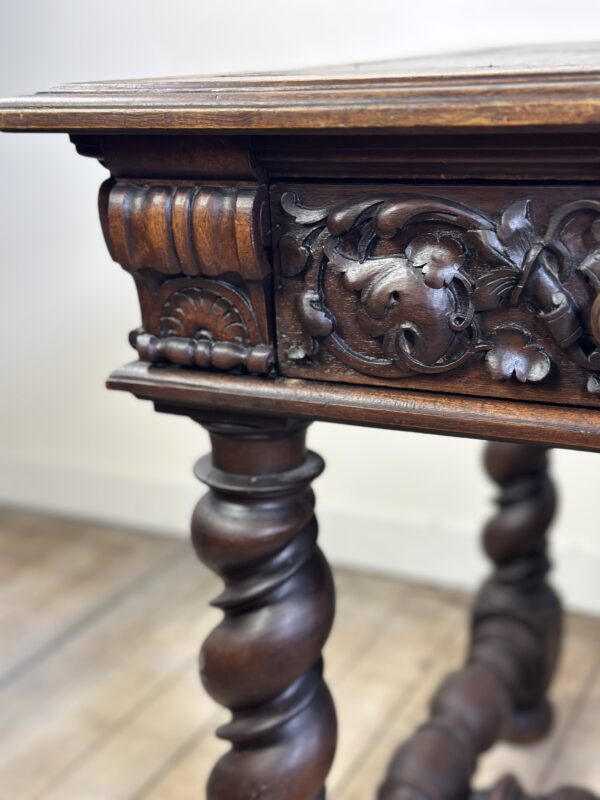 Bureau de style Louis XIII en chêne estampillé Mombro Ainé XIX ème – Image 3