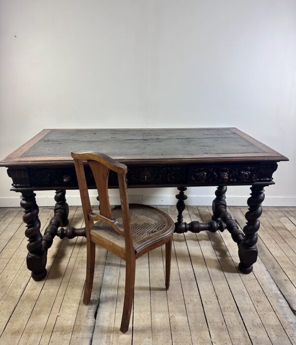 Bureau de style Louis XIII en chêne estampillé Mombro Ainé XIX ème – Image 6