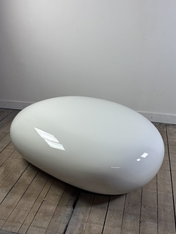 Table basse galet Khoisi par Naoto Fukasawa éditée par Driade Italie – Image 5