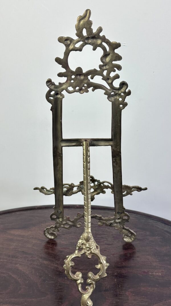 Chevalet de table en laiton doré de style Louis XV – Image 4