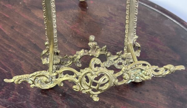 Chevalet de table en laiton doré de style Louis XV – Image 5
