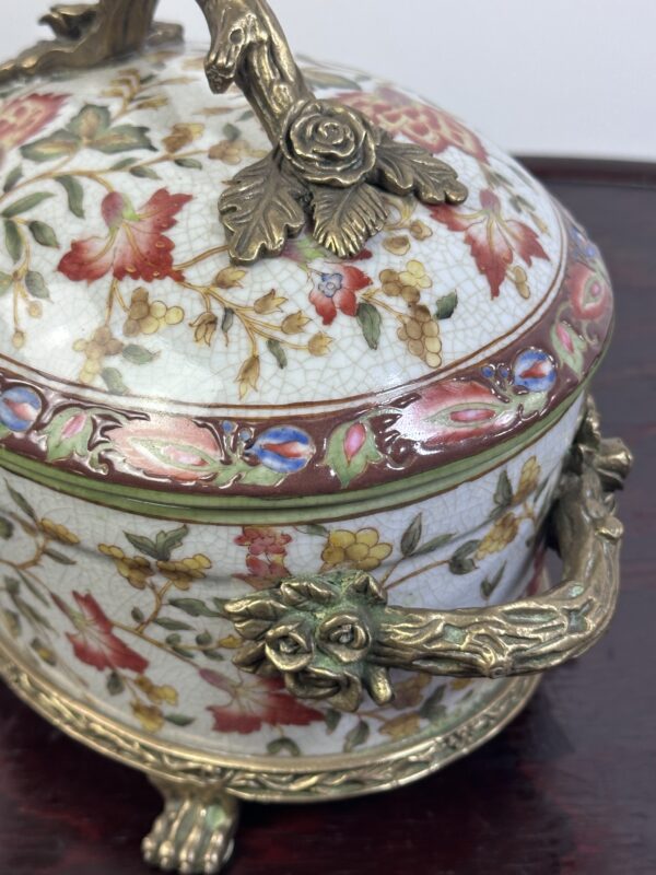 Pot en céramique émaillée et bronze de style Louis XV 22x16cm – Image 8