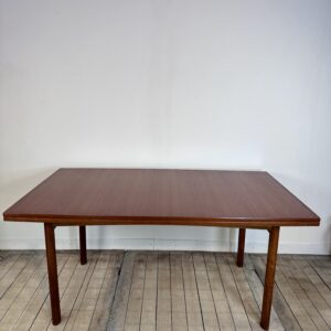 Table a allonges de style scandinave en teck fabrication française 1960