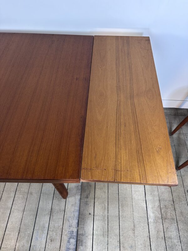 Table a allonges de style scandinave en teck fabrication française 1960 – Image 7