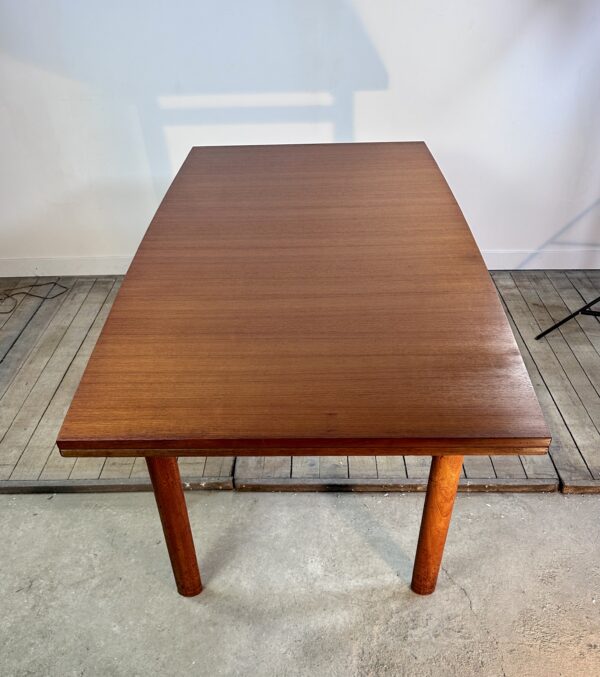 Table a allonges de style scandinave en teck fabrication française 1960 – Image 4