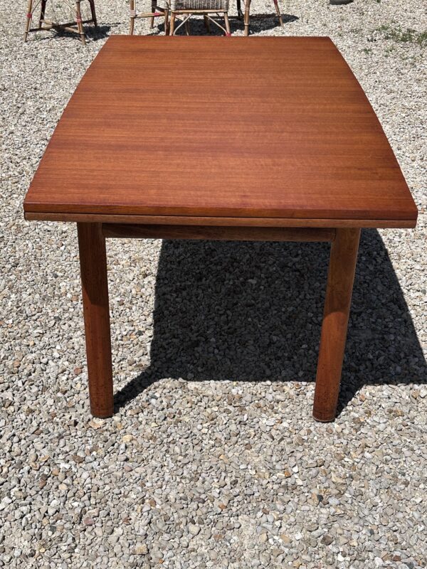 Table a allonges de style scandinave en teck fabrication française 1960 – Image 10