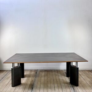 Bureau modèle KUM par Gae AULENTI 1980'S pour TECNO