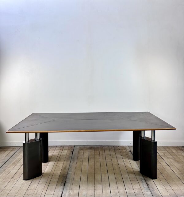 Bureau modèle KUM par Gae AULENTI 1980'S pour TECNO