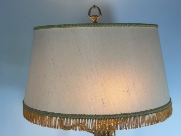 Lampadaire de style Louis XV en laiton doré – Image 3