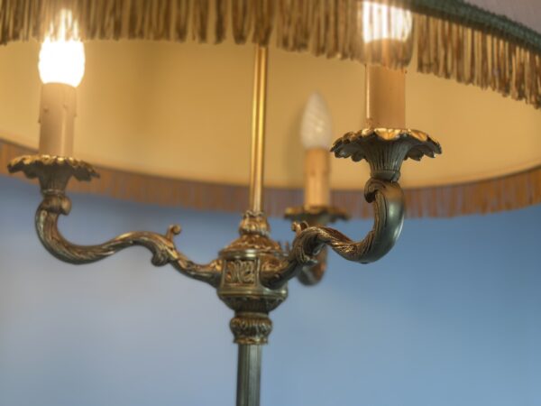 Lampadaire de style Louis XV en laiton doré – Image 5