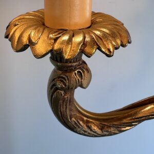 Alternative view of Lampadaire de style Louis XV en laiton doré