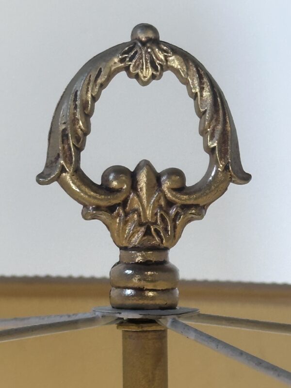 Lampadaire de style Louis XV en laiton doré – Image 10