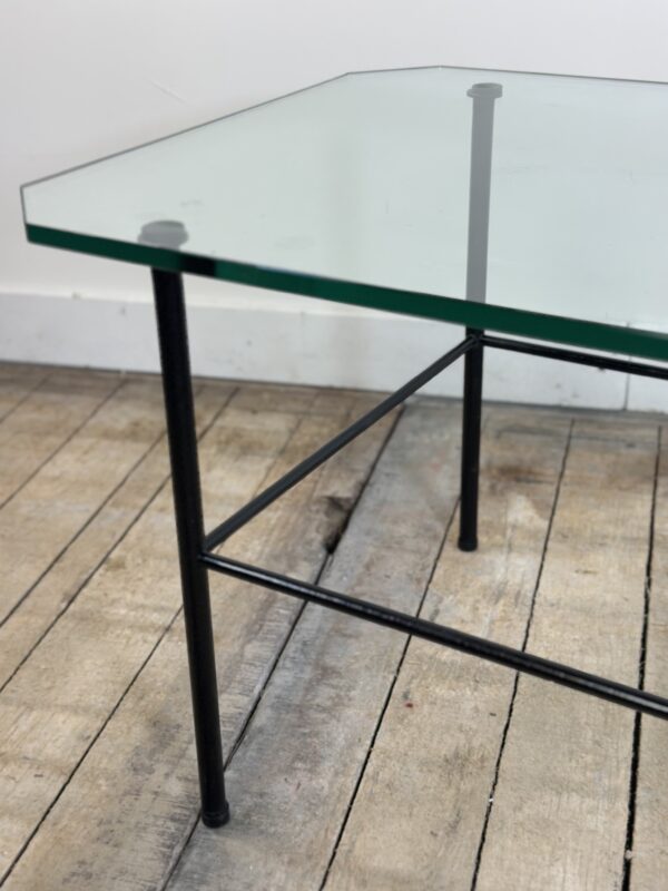 Table basse en métal et verre Gérard GUERMOMPREZ 1956 – Image 2