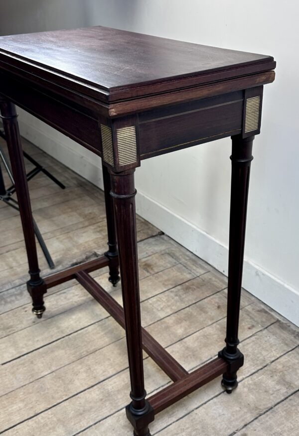 Table d'appoint / table à jeux de style Louis XVI fin XIXeme – Image 8