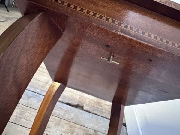 Table à rangement à musique en marqueterie – Image 8