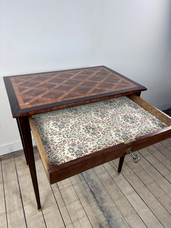 Table écritoire en marqueterie de cubes années 1900 – Image 10