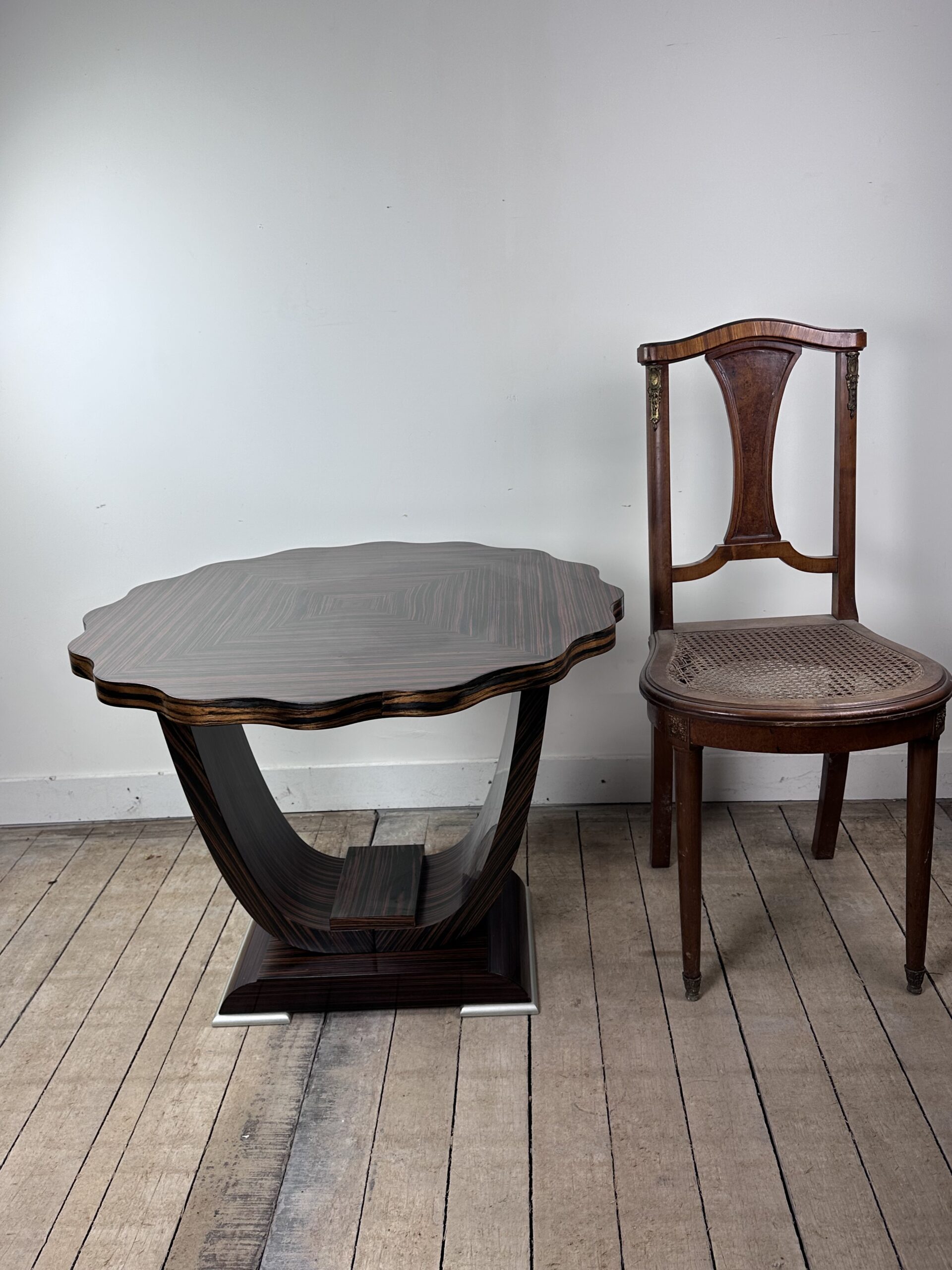 Table guéridon époque Art Déco en Ebène de Macassar 1930 – Image 4