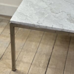Alternative view of Table basse en marbre Knoll Int années 70 vintage