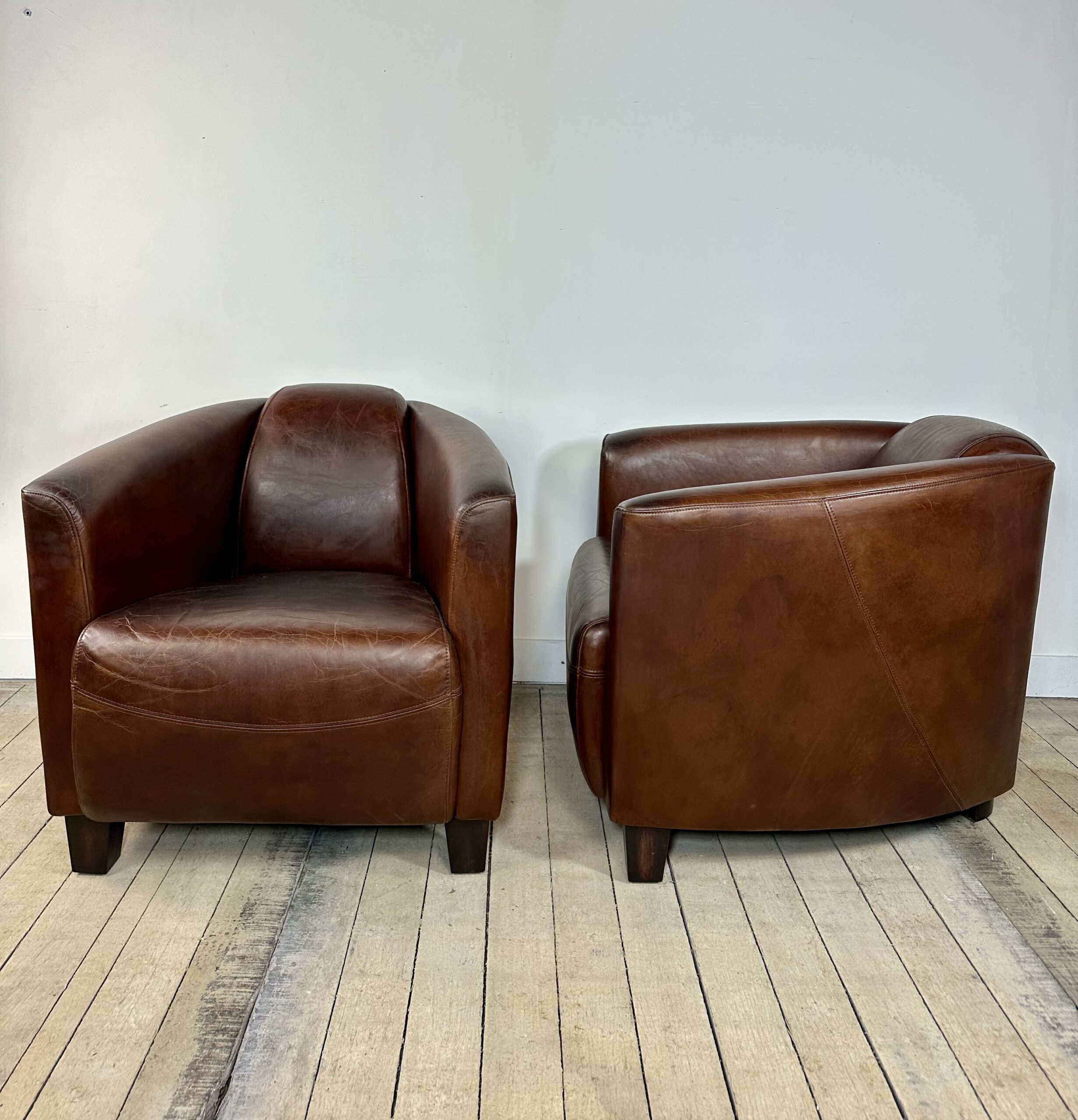Fauteuils (la paire) Club Havane en cuir patiné – Image 3