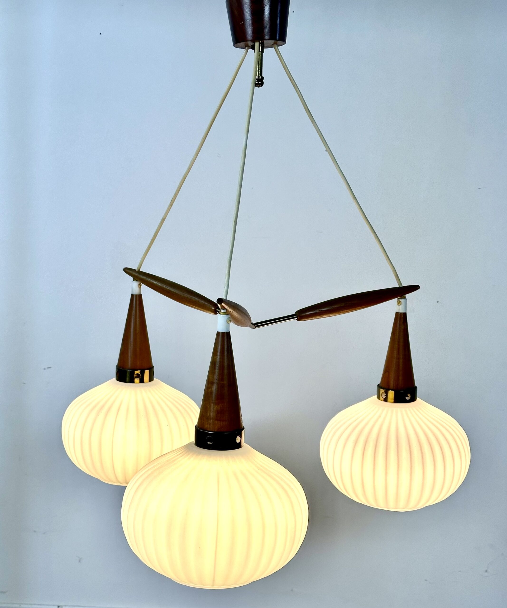 Lustre scandinave Louis Kalff vintage 1960