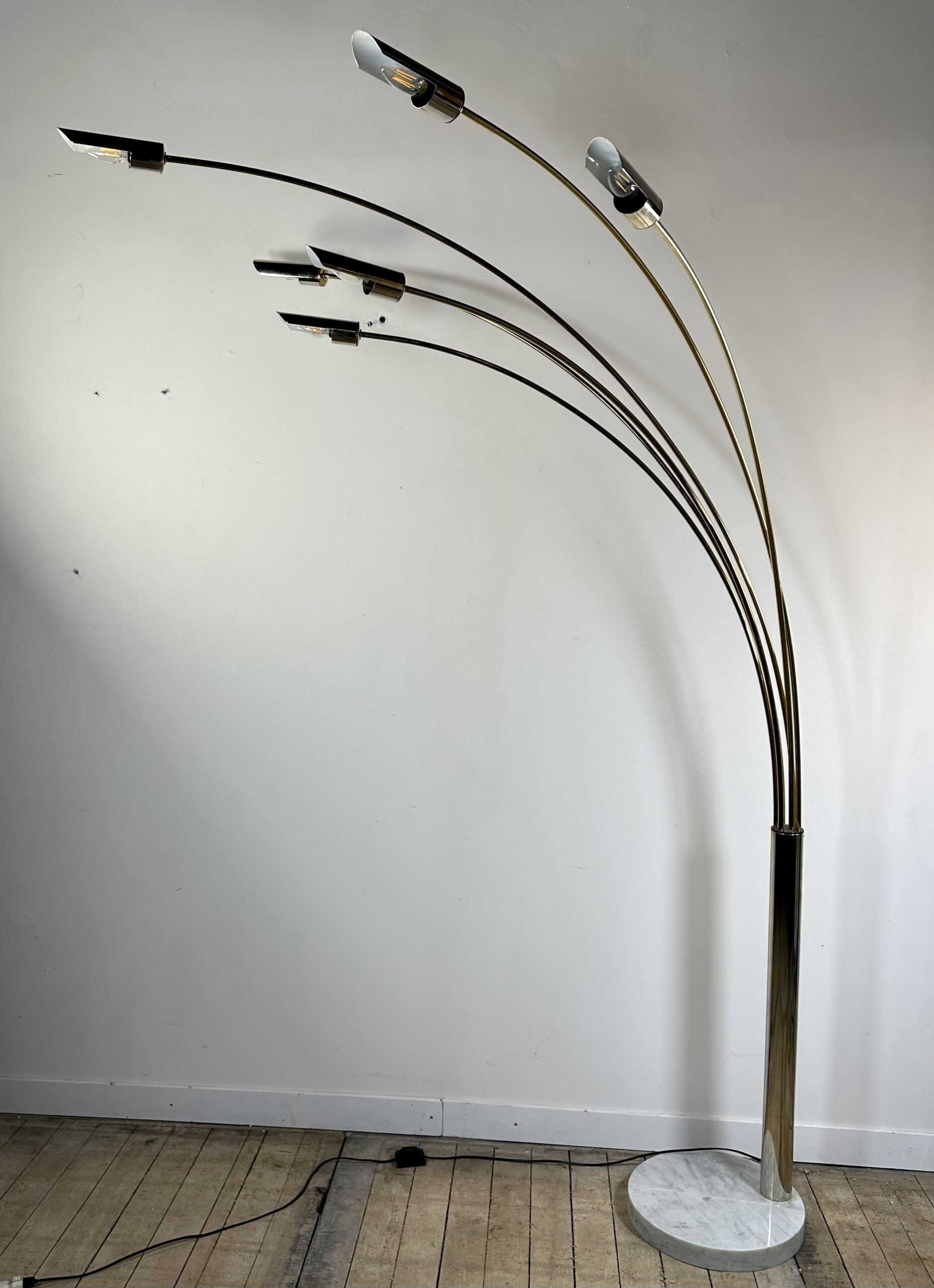 Lampadaire Arc italien 6 lumières en laiton doré 1970'S – Image 9