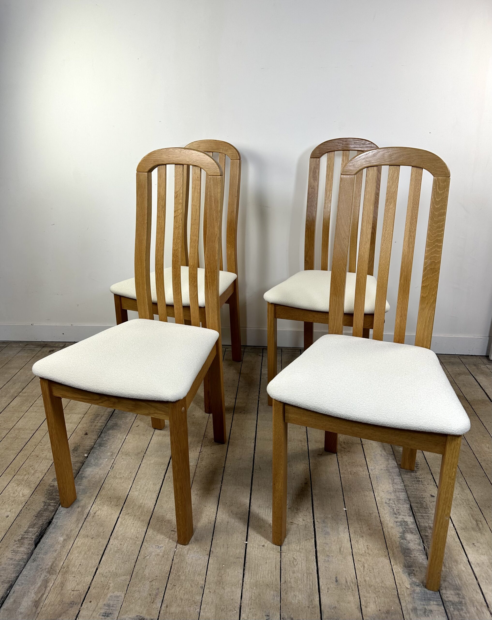 Chaises (lot de 4) en orme massif et tissu vintage 1980