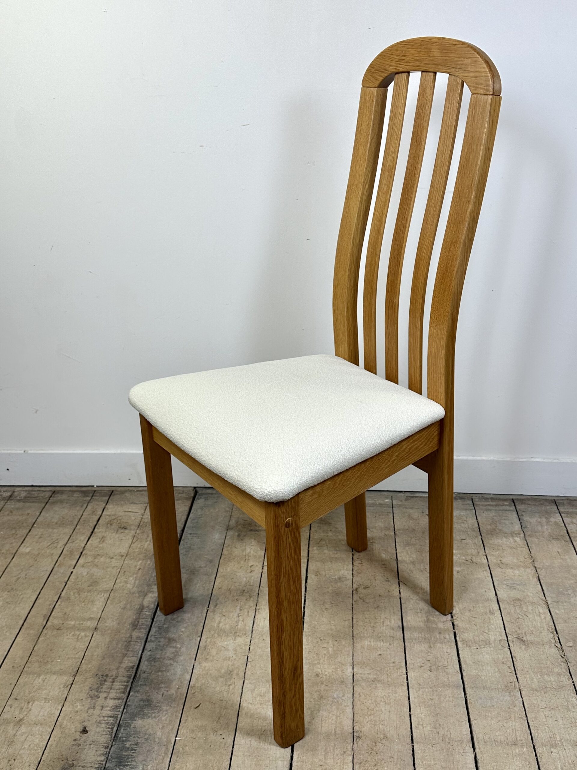 Chaises (lot de 4) en orme massif et tissu vintage 1980 – Image 6