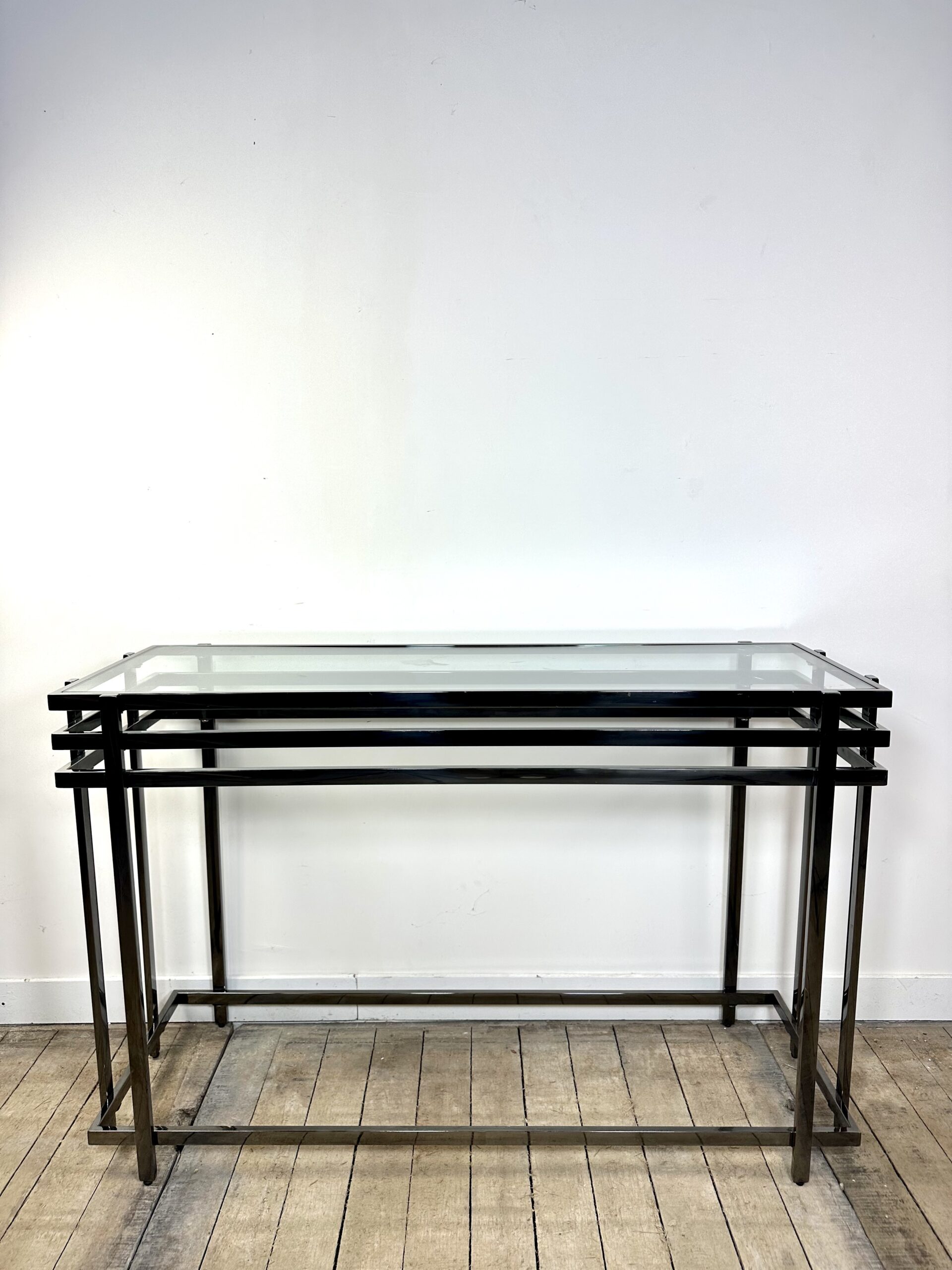 Console en métal argenté fumé années 2000