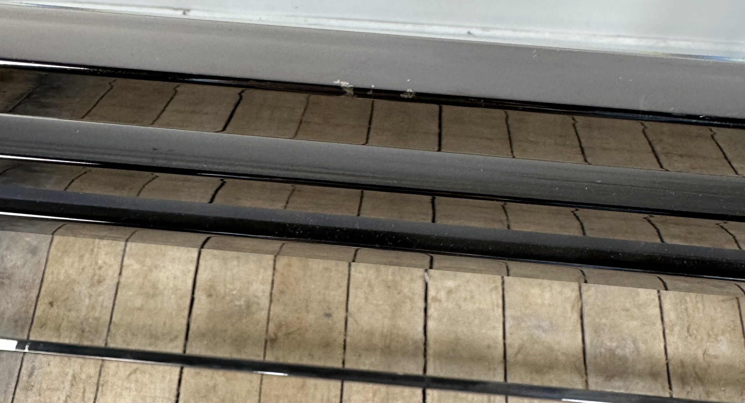 Console en métal argenté fumé années 2000 – Image 7