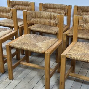 Alternative view of Série de 6 chaises en orme massif Maison REGAIN 1970