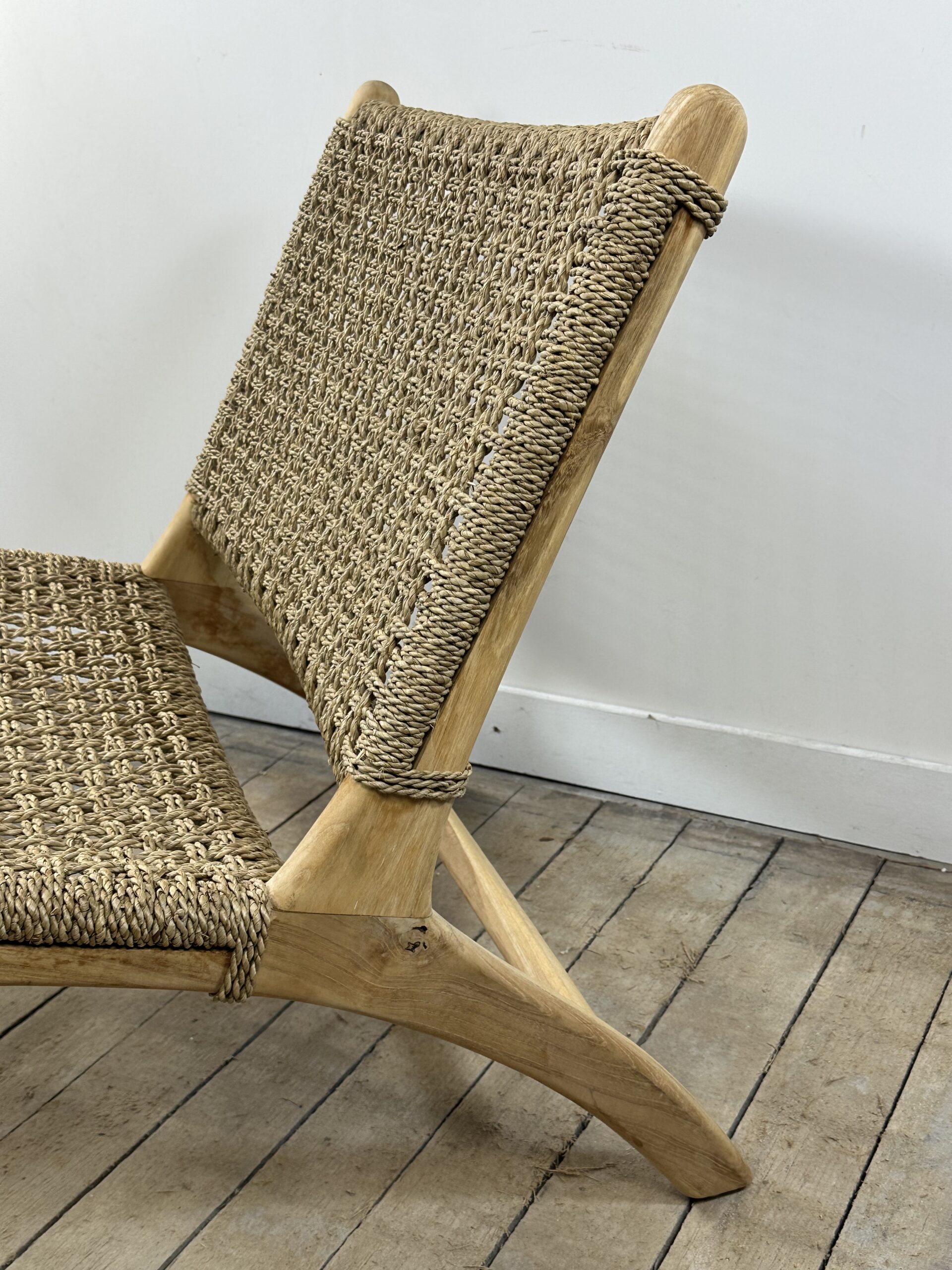 Fauteuil lounge en teck massif et jonc de mer tressé – Image 5