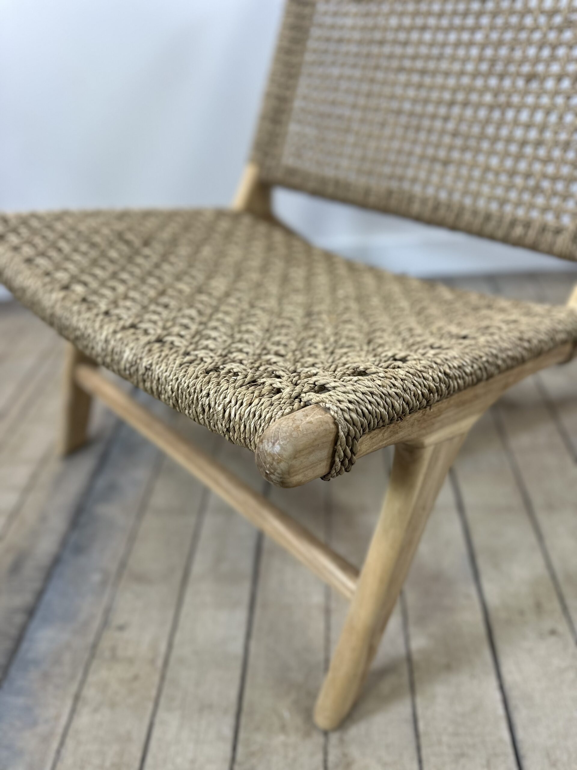 Fauteuil lounge en teck massif et jonc de mer tressé – Image 6